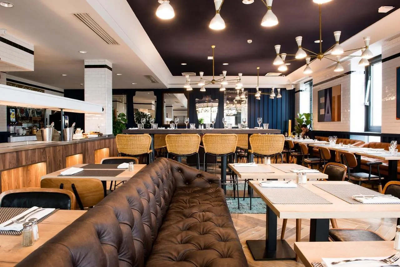Kopster Hotel Lyon Groupama Stadium Décines-Charpieu 4*,  Γαλλία